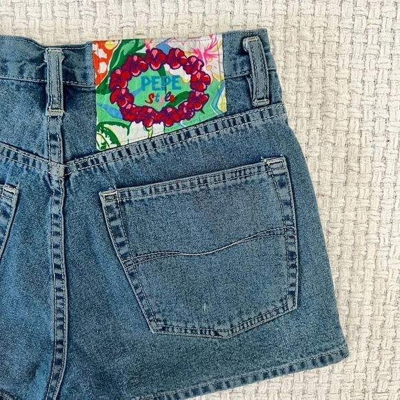 VINTAGE 90’s Pepe Jeans High Waisted Denim Shorts - Picture 4 of 7
